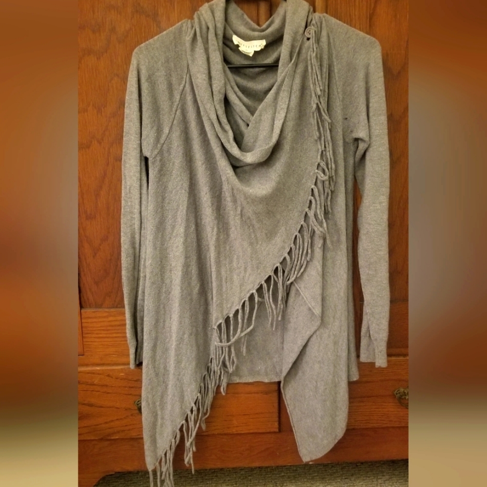 Love Stitch Fringe Wrap Sweater. Heather gray. Women's size M